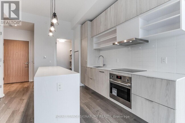 Building Photo - 8 Hillsdale Ave E