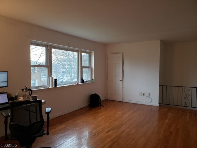 Building Photo - 18 Judson St