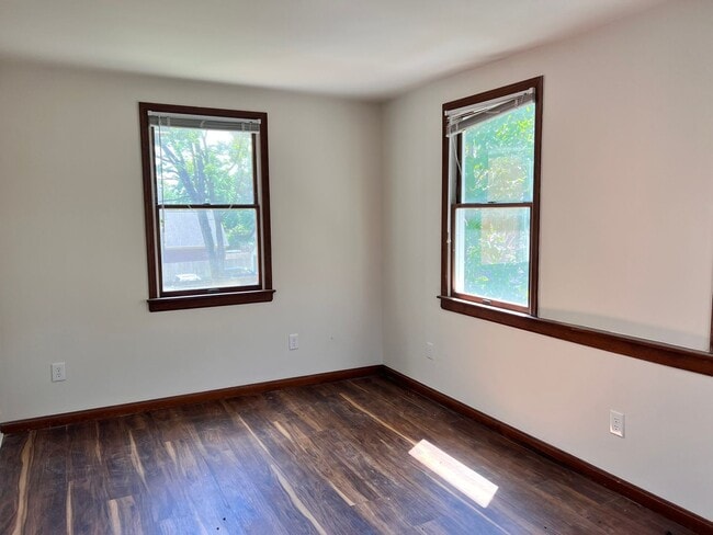 Foto del edificio - 3561 Edwards Rd