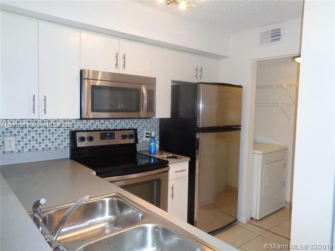 Foto principal - 650 S Park Rd