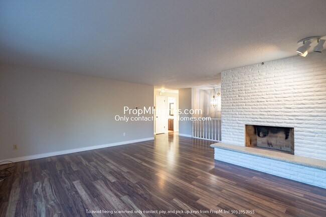 Building Photo - Your Fantastic Four Bedroom Home In Gladst...