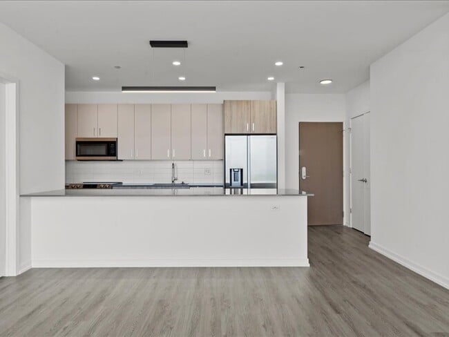 Building Photo - 808 N Cleveland Ave