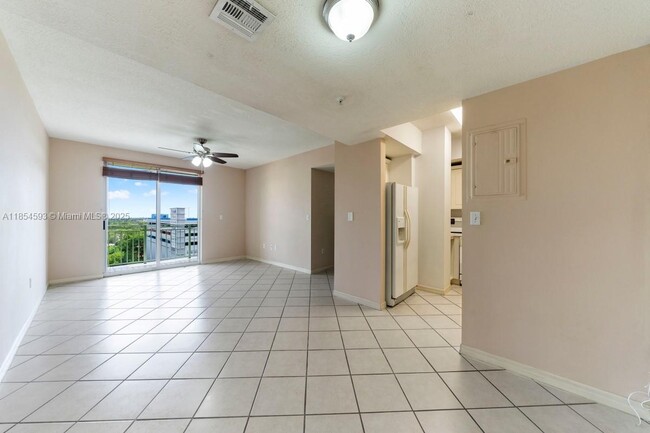 Building Photo - 3500 Coral Wy