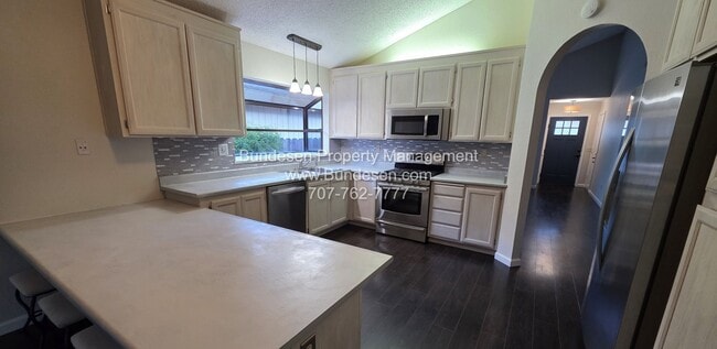 Foto del edificio - Charming and spacious 3 bedroom, 2 bath si...