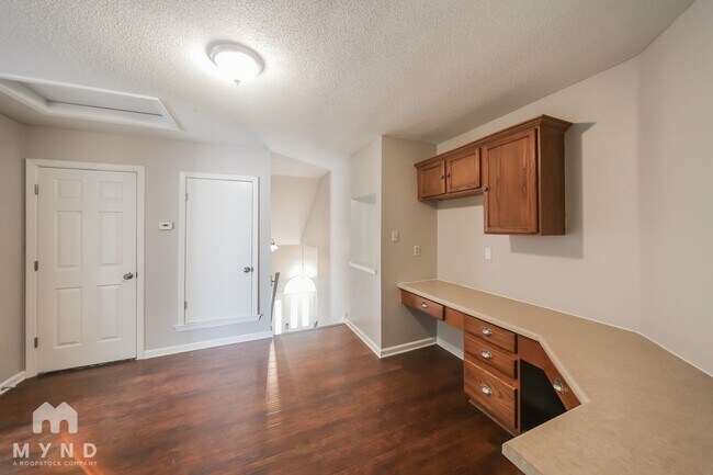 Foto del edificio - 7384 Hunters Forest Cove