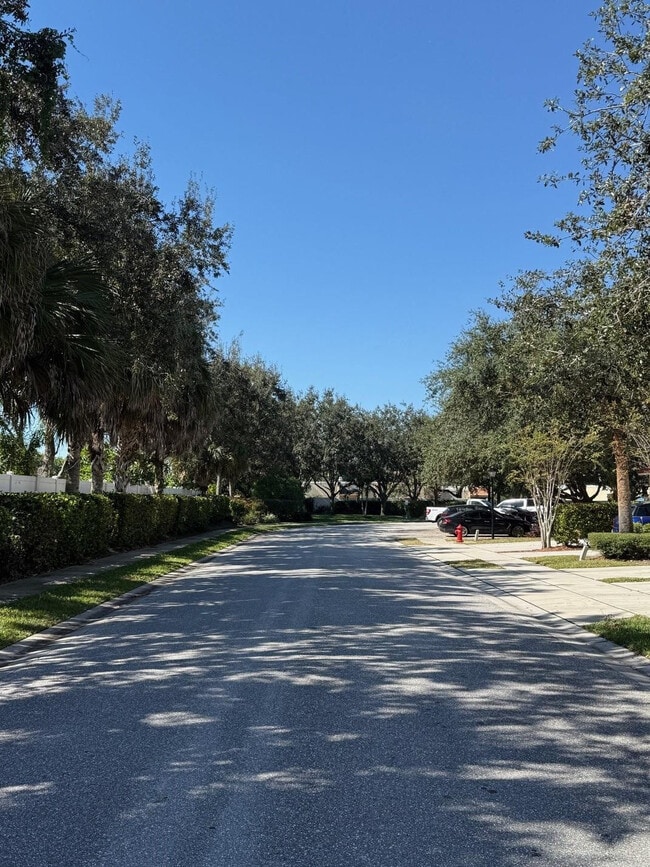 Foto del edificio - 1161 Pinewood Lake Ct