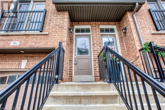Building Photo - 991 Reimer Common