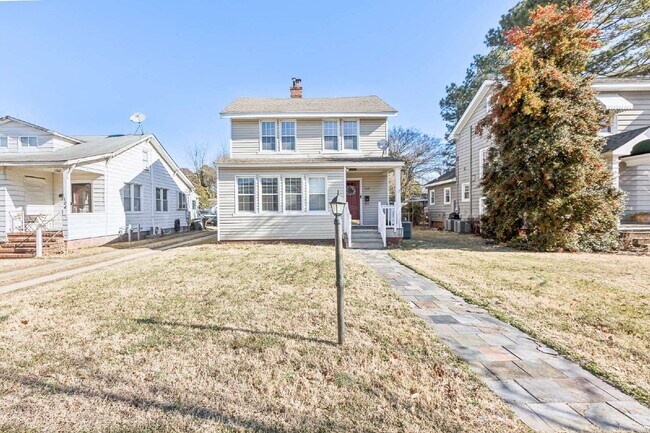 Foto del edificio - 102 Pear Ave