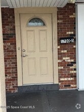 Building Photo - 1692 Aurora Rd