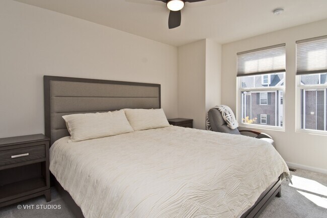 Building Photo - 949 Coletta Cir