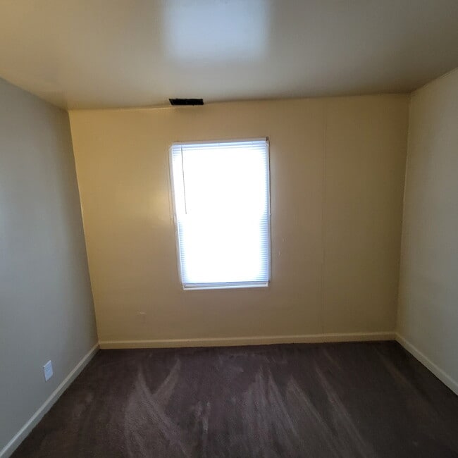 Foto del edificio - 3 Bedroom spacious, corner lot on quiet cul-de-sac