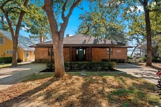 Building Photo - 1006 Beverly Cir