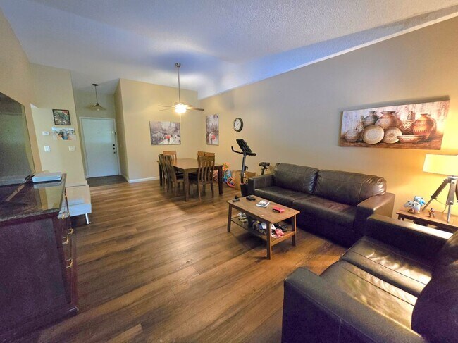Foto del edificio - 7380 NW 1st St