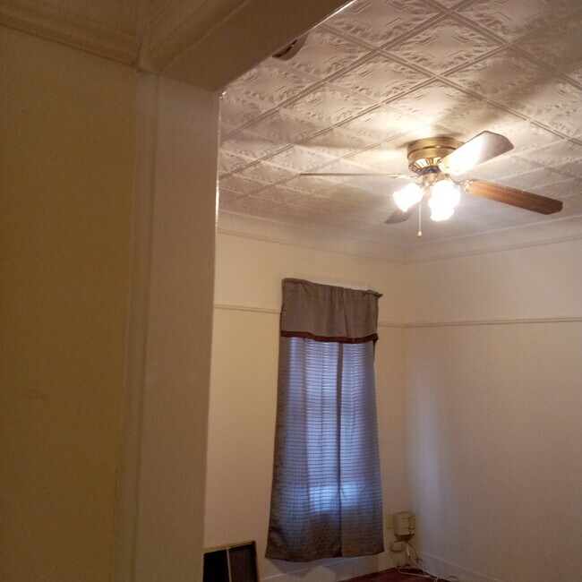 Dinning room - 305 Victory Ave
