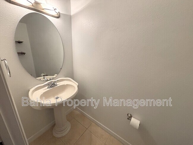 Foto del edificio - 14120 Oakham St