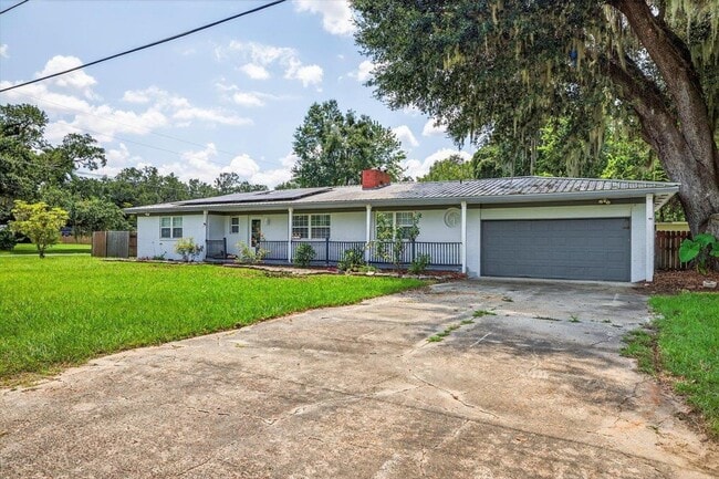 Building Photo - 4214 Woodcrest St