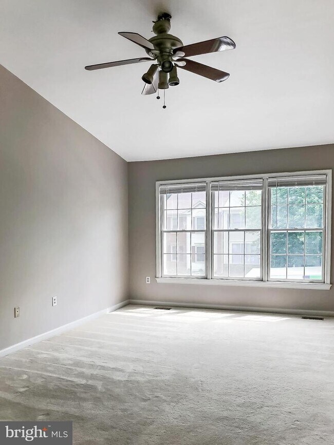 Building Photo - 7204 Burton Hill Ct