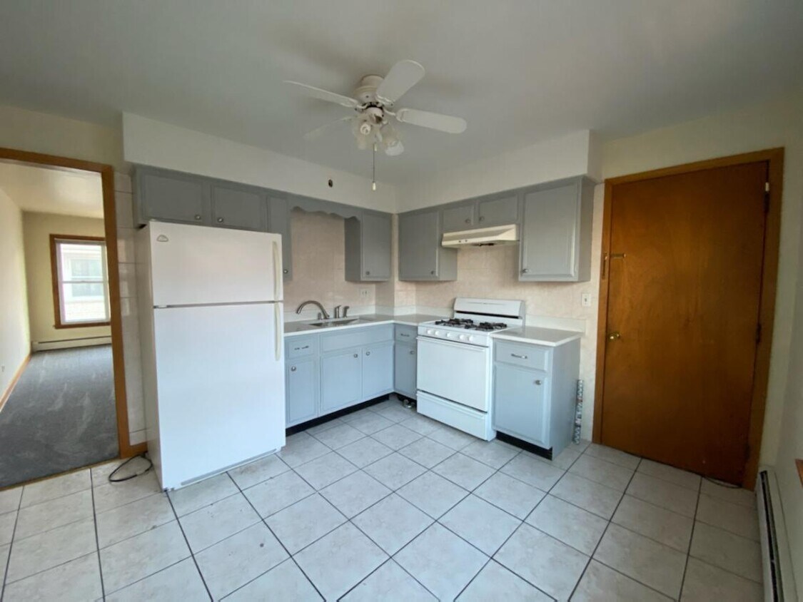 Primary Photo - 4423 Prairie Ave