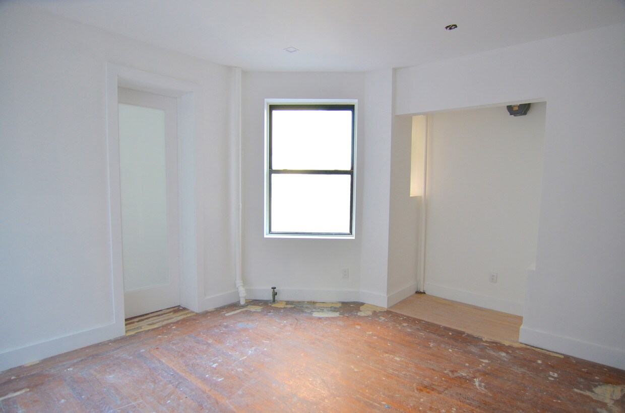 Primary Photo - 45 Tiemann Pl