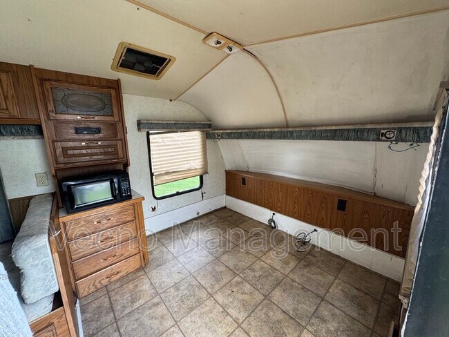 Foto del edificio - 9831 TX-106 Loop