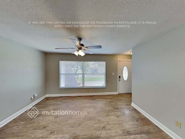 Building Photo - 120 Hidden Lake Dr