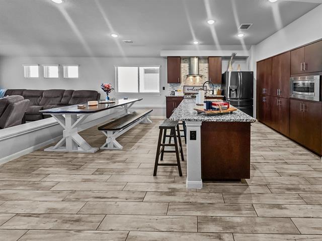Foto del edificio - 1120 Kingbird Ln