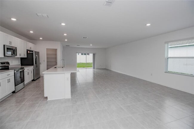 Building Photo - 2068 Babbling Brk Blvd