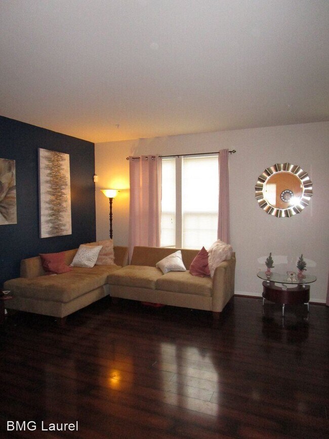 Building Photo - 3 br, 2.5 bath House - 4015 Meadow Trail Lane