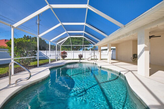 Building Photo - 132 SE 19th Ter