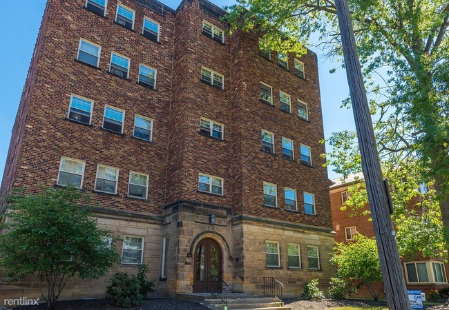 Building Photo - 11733 Edgewater Dr