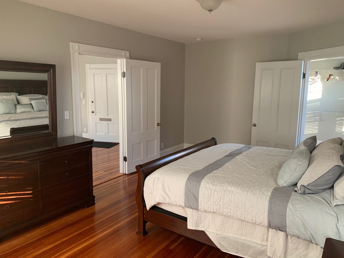 5 Cottage St, Weymouth, MA 02189 5 Cottage St Weymouth, MA