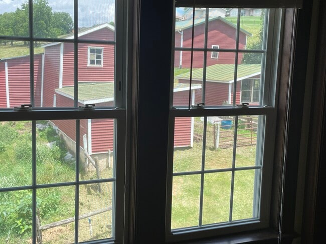 Living Room/Den with beautiful views - 32 Weavers Rd