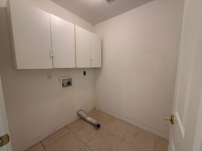 Foto del edificio - Charming 3-Bedroom Home in Broadmoor – Move-In Ready!