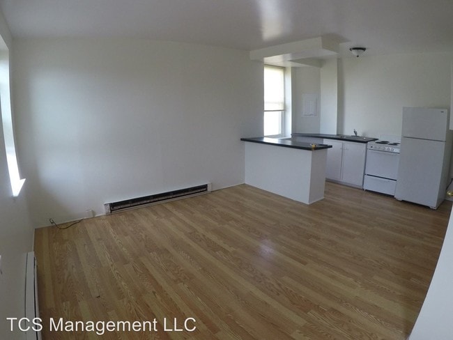Building Photo - 632 Stanbridge St