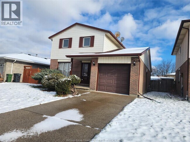 Photo du bâtiment - 3164 Conservation Dr