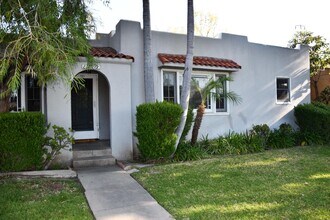 Building Photo - 817-819 E Palm Ave