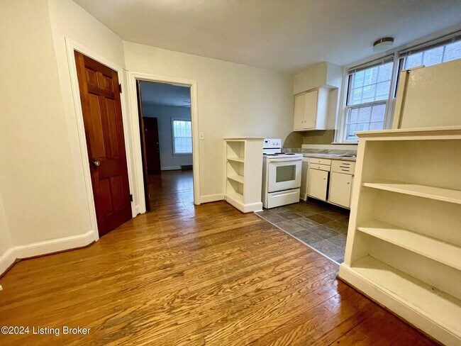 Building Photo - 317 Macon Ave