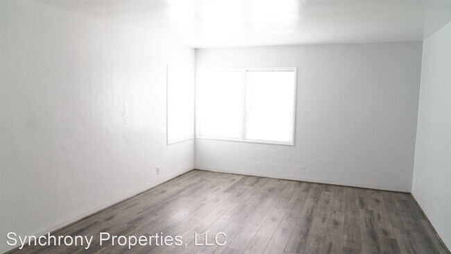 Building Photo - 455 W 20th St