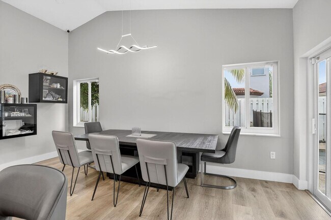 Foto del edificio - 1051 NW 124th Terrace