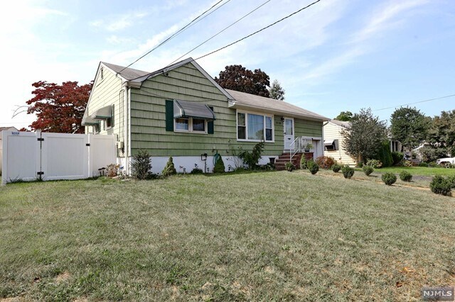 Building Photo - 16-8 Saddle River Rd