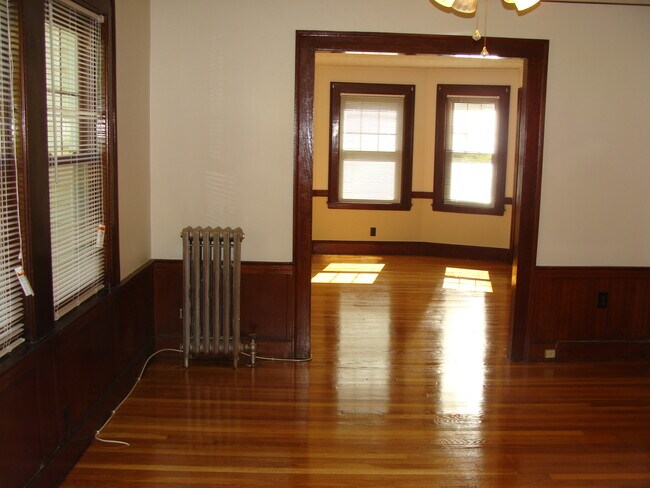 Building Photo - 66 Brock St