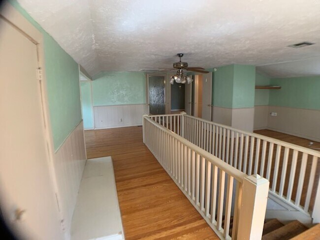Building Photo - Huge 3 Bedroom OKC - Great Neighborhood