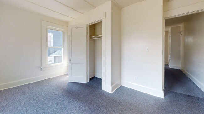 Building Photo - 1223 Troy Pl NW