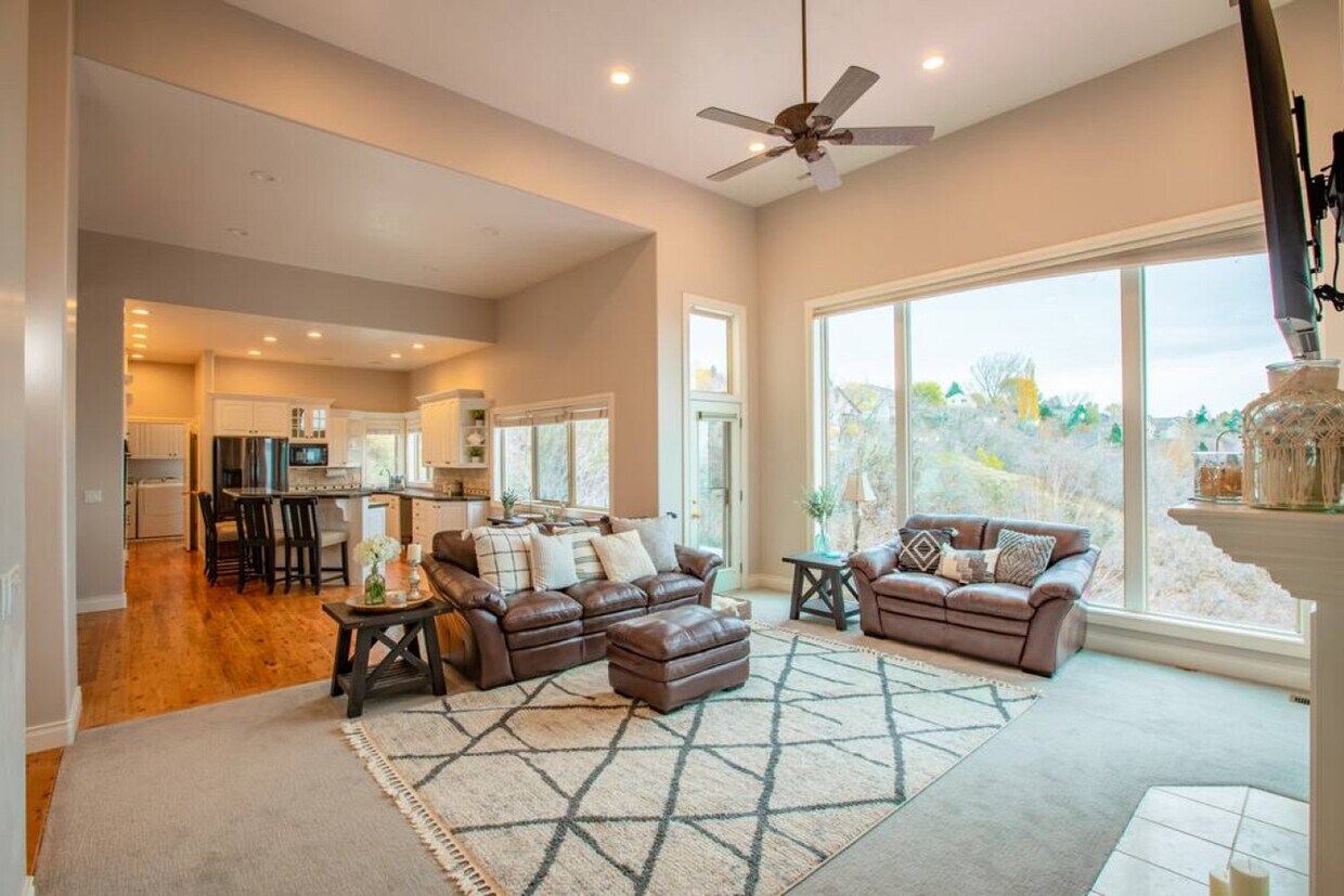 Foto principal - 678 Scenic Hills Dr