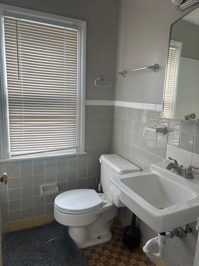 Building Photo - Okalona4070