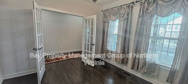Foto del edificio - 11141 Wheeler Ridge Dr