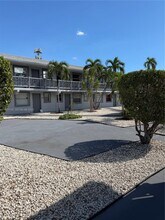 Building Photo - 2113 Davie Blvd