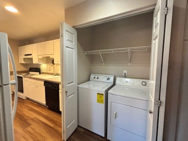 Building Photo - Lower Level Sunriver Condominium Unit - Powder Village H5