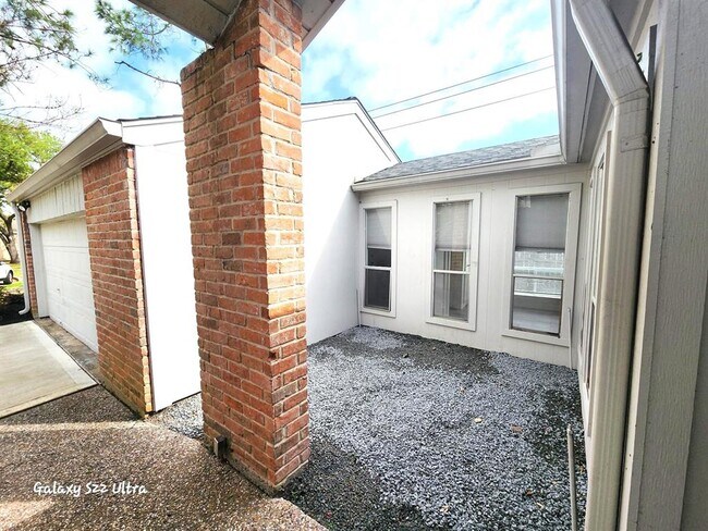 Foto del edificio - 2314 Silver Sage Dr