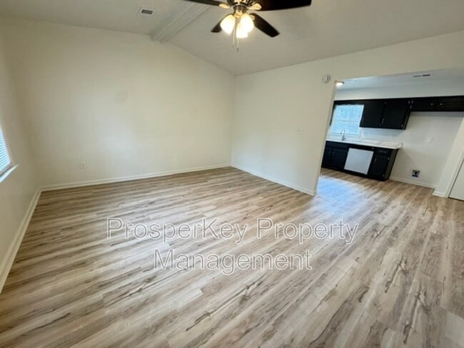 Building Photo - 303 Lee Rd